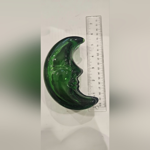 Vintage Green Glass Whimsical Crescent Moon Lidded Trinket Dish - Picture 2 of 3